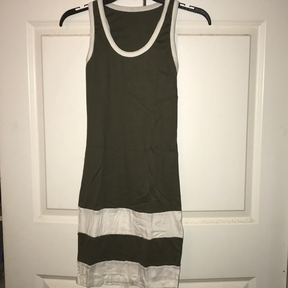 UNBRANDED TANK TOP SMALL